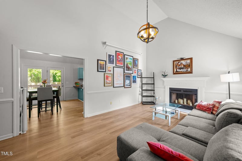 909 Alderleaf Dr, Fuquay Varina, NC 27526