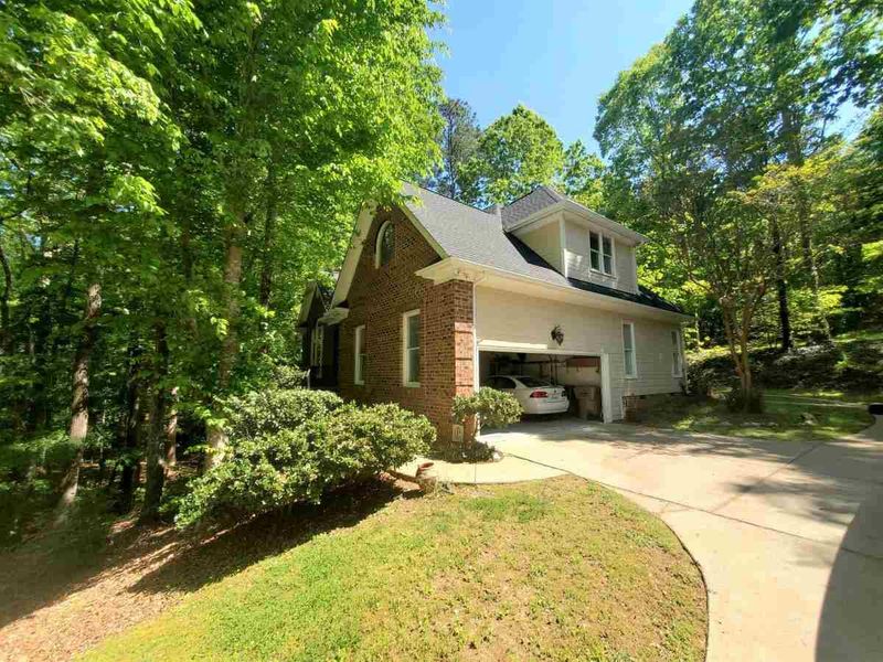 909 Birkdale Dr, Clayton, NC 27527