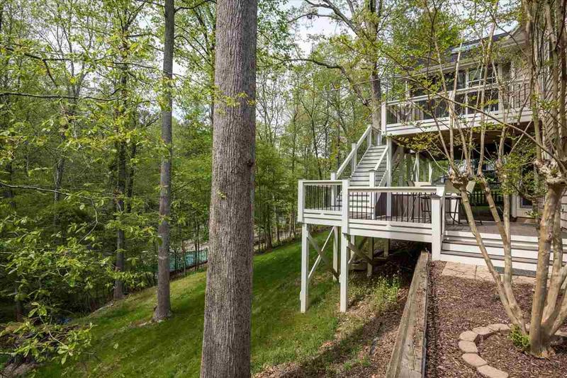 909 Bromley Way, Raleigh, NC 27615