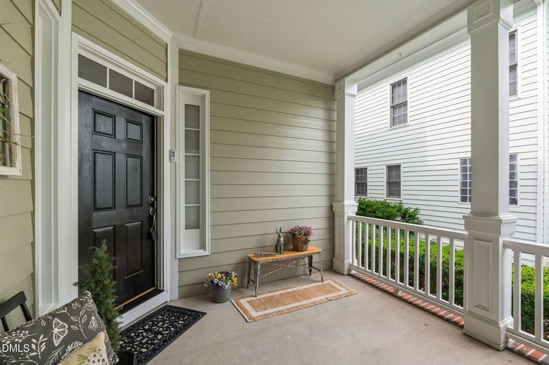 909 Carpenter Town Ln, Cary, NC 27519