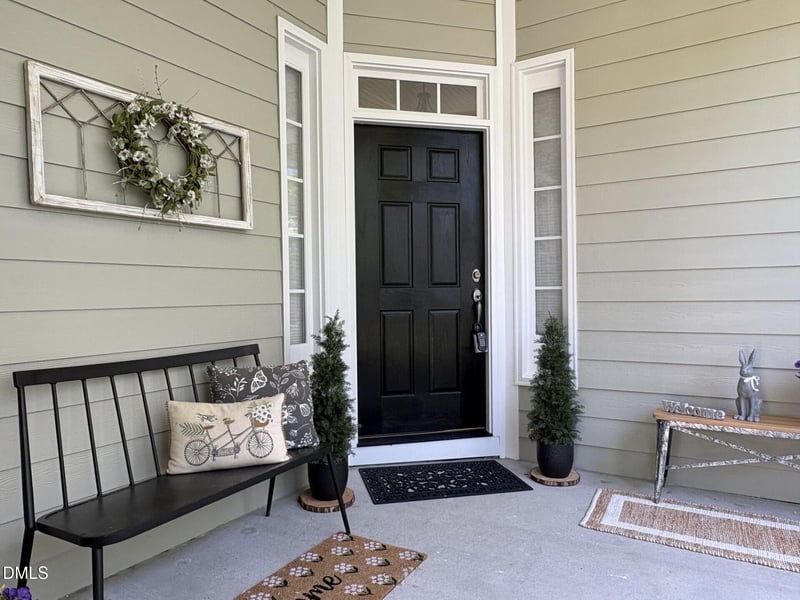 909 Carpenter Town Ln, Cary, NC 27519