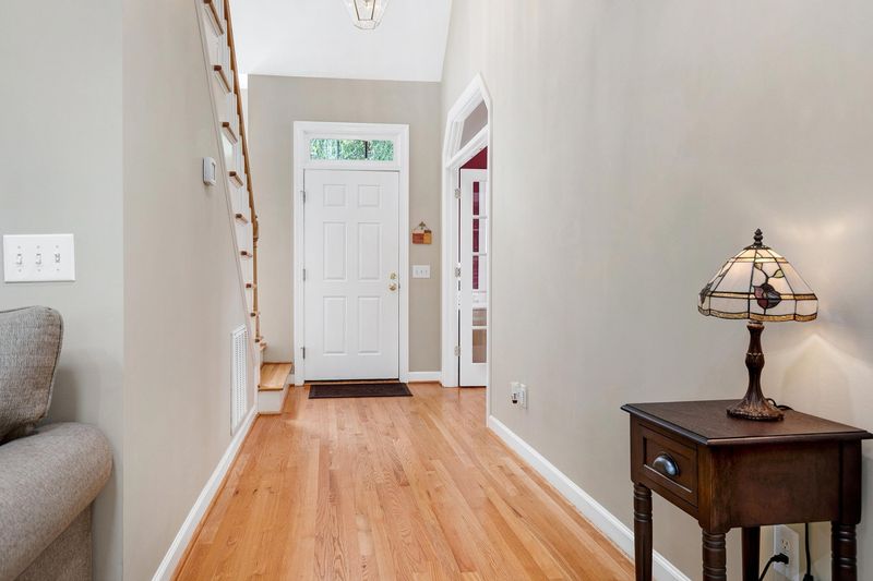909 Cedar Downs Dr, Raleigh, NC 27607