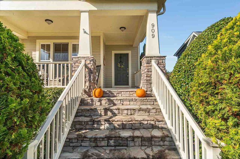 909 Coral Bell Dr, Wake Forest, NC 27587