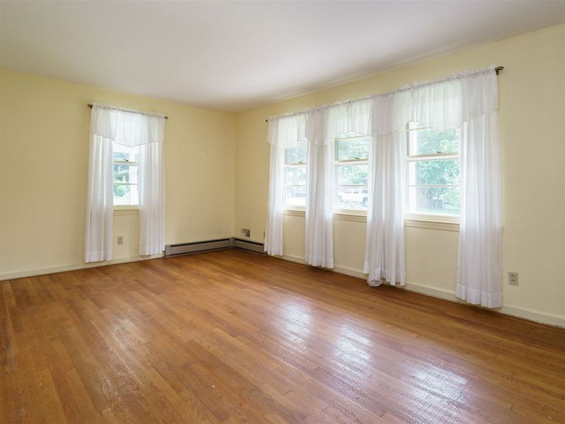 909 Currituck Dr, Raleigh, NC 27609