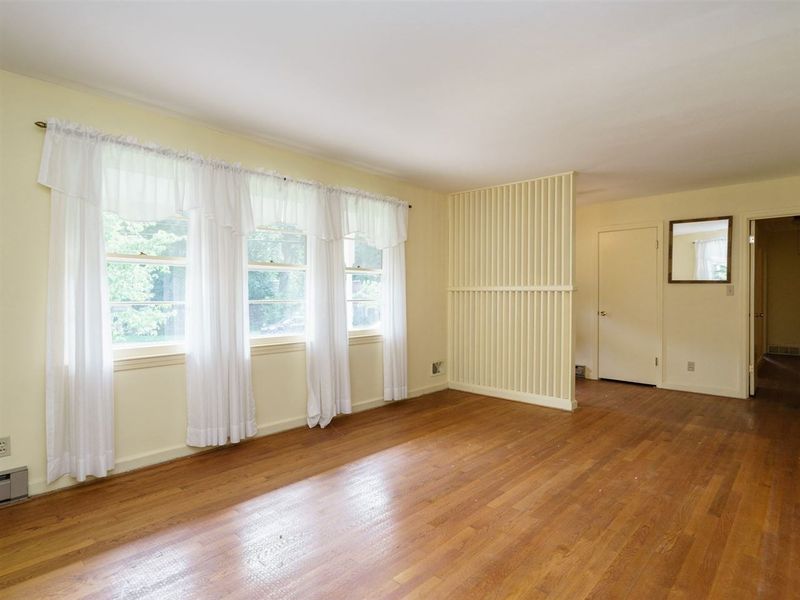 909 Currituck Dr, Raleigh, NC 27609
