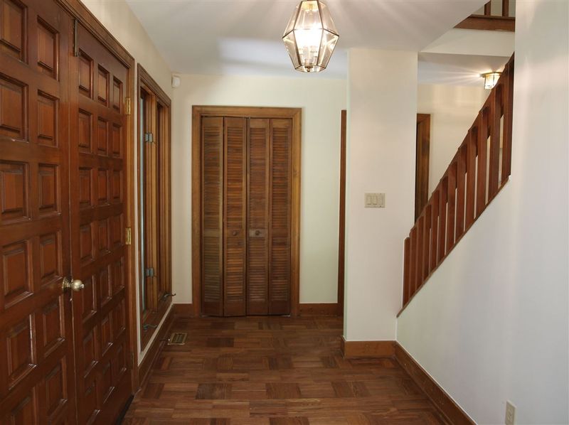 909 Darfield Dr, Raleigh, NC 27615