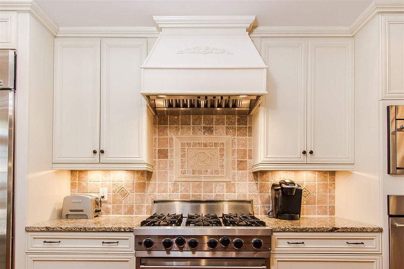 909 Dominion Hill Dr, Cary, NC 27519