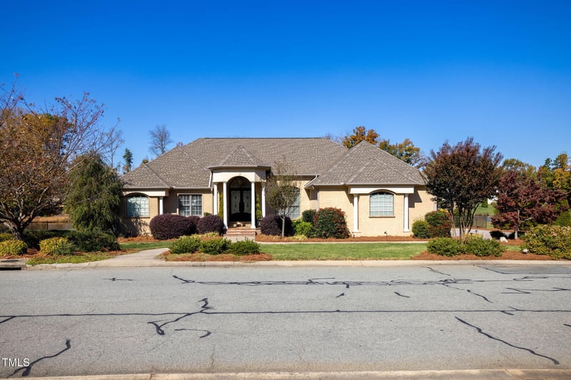 909 Dunleigh Dr, Burlington, NC 27215