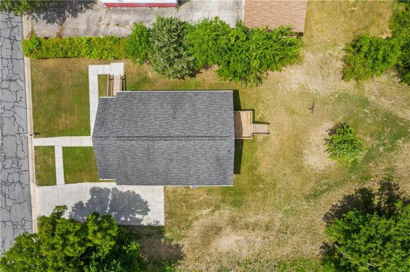 909 Elm St, Burlington, NC 27215