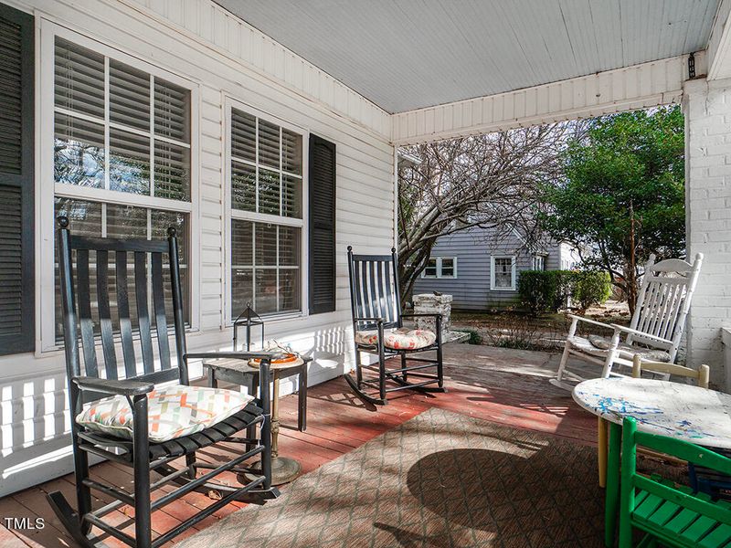 909 W Front St, Burlington, NC 27215