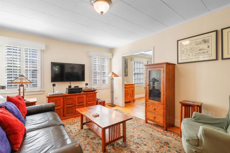 909 Gardner St, Raleigh, NC 27607