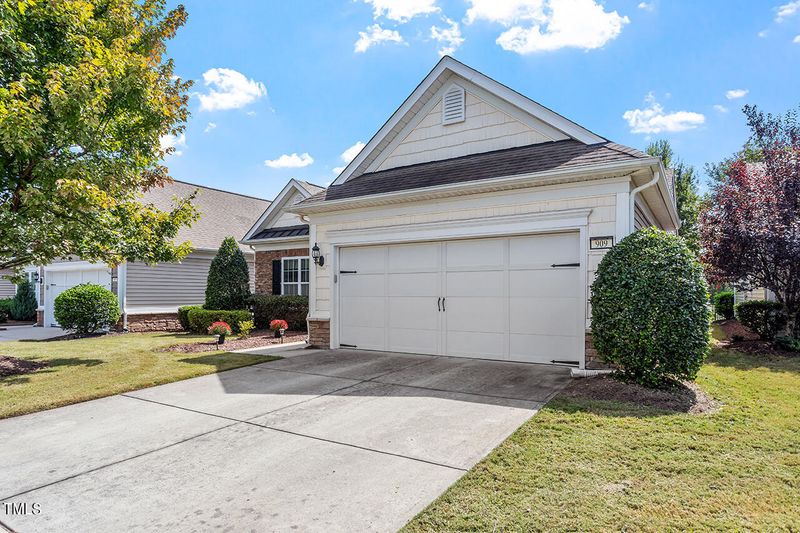 909 Gillinder Pl, Cary, NC 27519