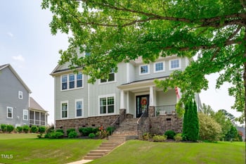 909 Green Oaks Pw, Holly Springs, NC 27540