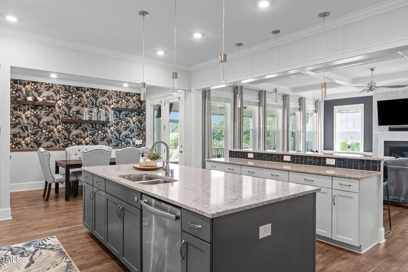 909 Green Oaks Pw, Holly Springs, NC 27540
