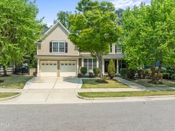 909 Grogans Mill Dr, Cary, NC 27519