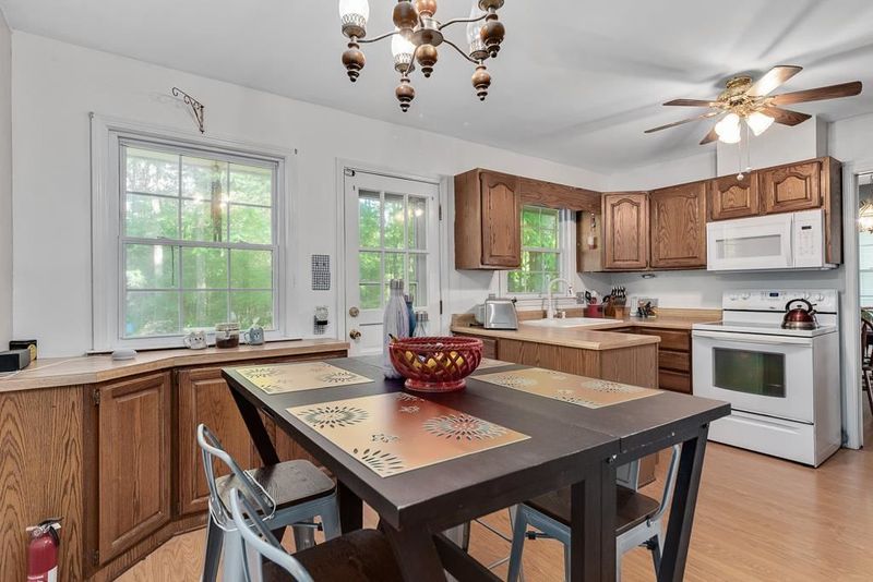 909 Keiths Rd, Knightdale, NC 27545