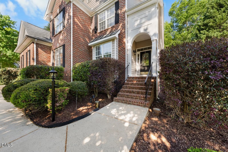 909 Kennesaw Ct, Hillsborough, NC 27278