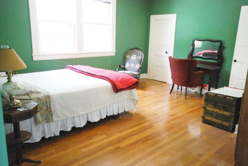 909 Knox St, Durham, NC 27701