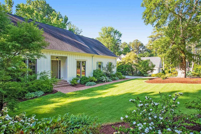 909 Macon Pl, Raleigh, NC 27609