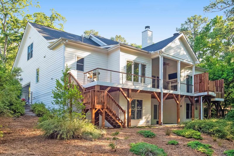 909 Macon Pl, Raleigh, NC 27609