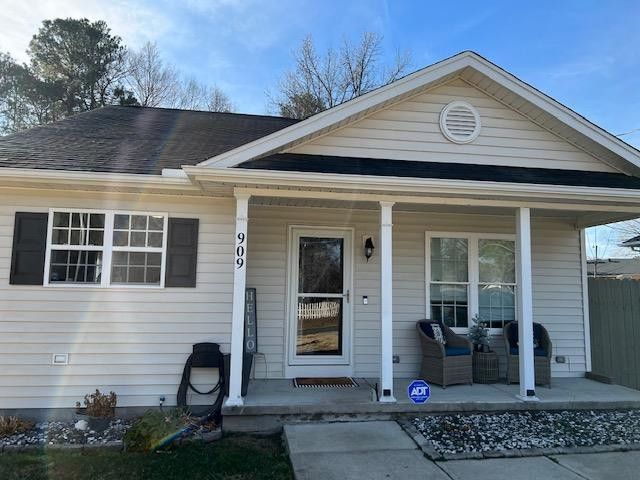 909 Midway Ave, Durham, NC 27703