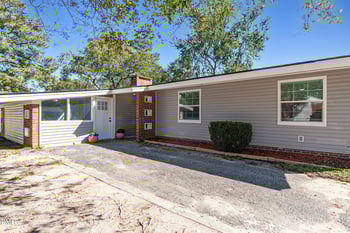 909 Montclair Rd, Fayetteville, NC 28314