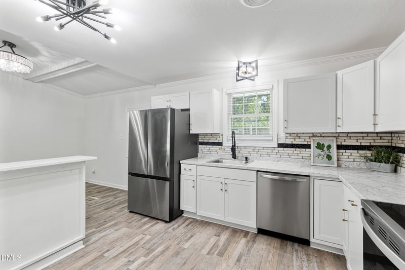 909 Montclair Rd, Fayetteville, NC 28314
