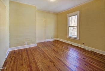 909 Morehead St, Burlington, NC 27215