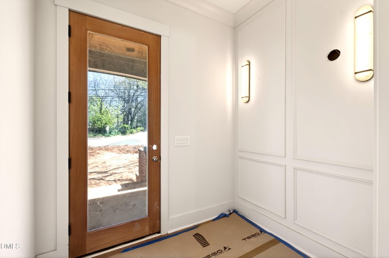 909 Oberlin Rd, Raleigh, NC 27605