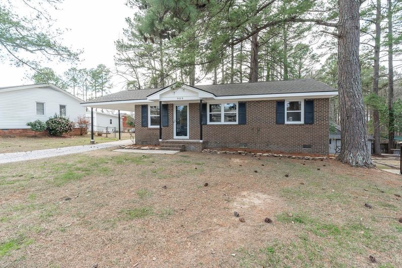 909 Pond St, Clayton, NC 27520