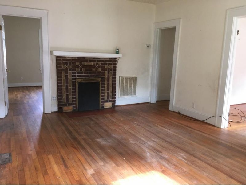 909 Rainey St, Burlington, NC 27217