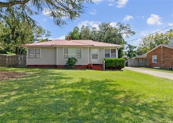 909 Sandalwood Dr, Fayetteville, NC 28304