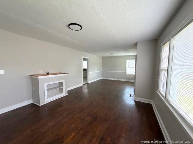 909 Sandalwood Dr, Fayetteville, NC 28304