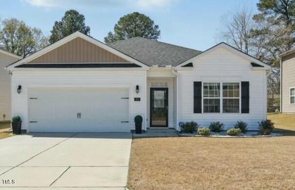 909 Sea Holly Dr, Zebulon, NC 27597