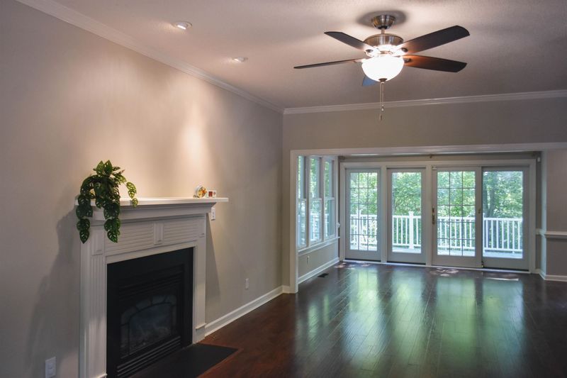 909 Stable Ridge Dr, Holly Springs, NC 27540