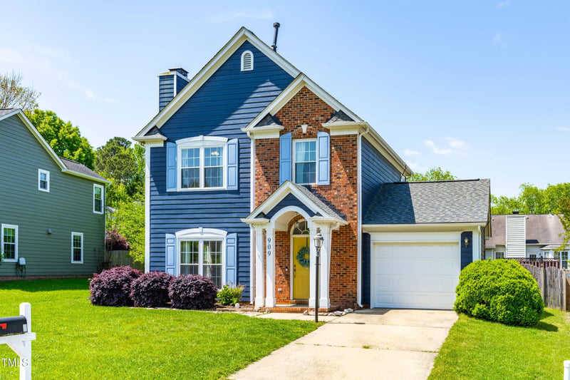 909 Starkland Way, Holly Springs, NC 27540