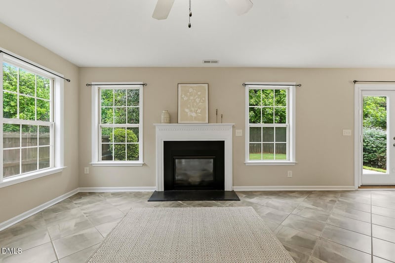 909 Steelhorse Dr, Fuquay Varina, NC 27526