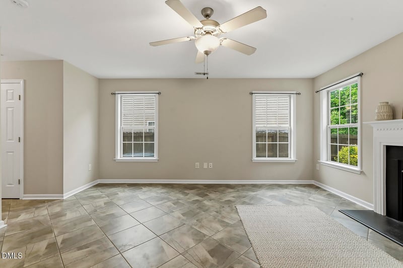 909 Steelhorse Dr, Fuquay Varina, NC 27526