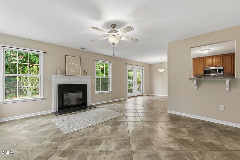 909 Steelhorse Dr, Fuquay Varina, NC 27526
