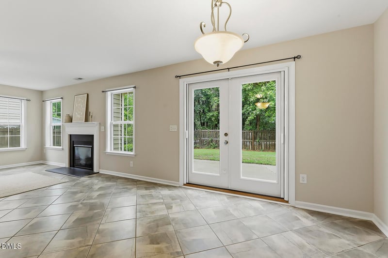 909 Steelhorse Dr, Fuquay Varina, NC 27526