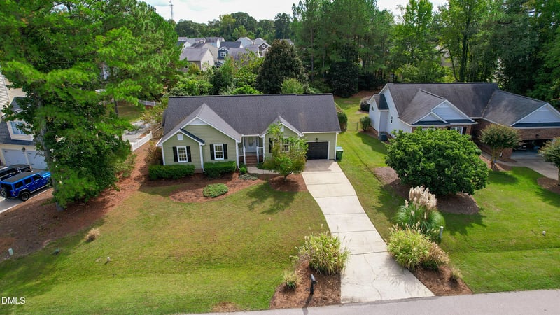 909 Sunset Dr, Fuquay Varina, NC 27526