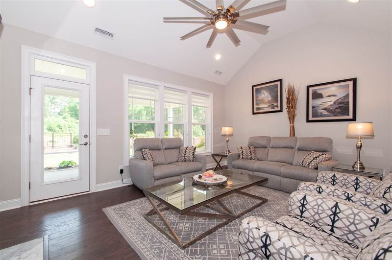 909 Traditions Ridge Dr, Wake Forest, NC 27587
