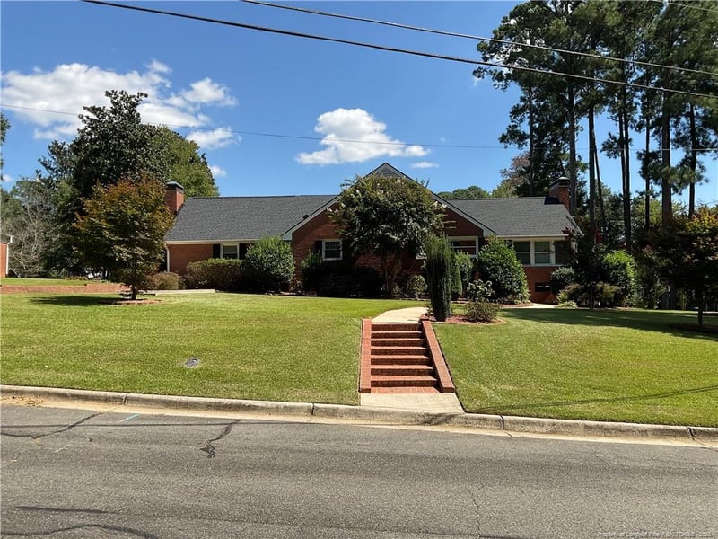 909 Whitford St, Sanford, NC 27330