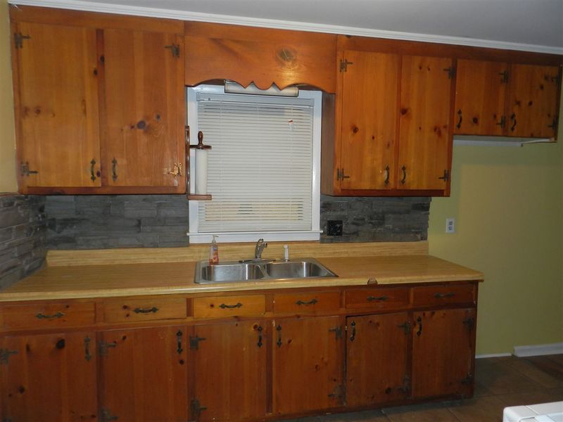 909 Williams Rd, Raleigh, NC 27610