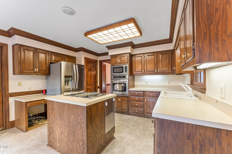 909 Willow Run South Dr, Raleigh, NC 27615