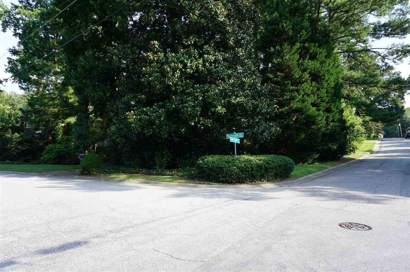 909 Yarmouth Rd, Raleigh, NC 27607