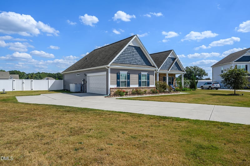 91 Charlottes Web Cir, Benson, NC 27504