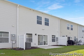 91 Little Leaf Ln #103, Clayton, NC 27527