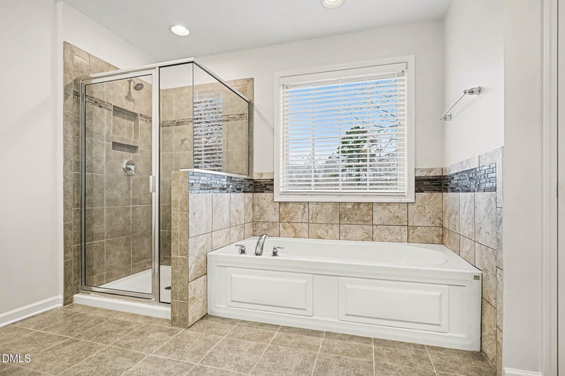 91 Stratford Ln, Clayton, NC 27527