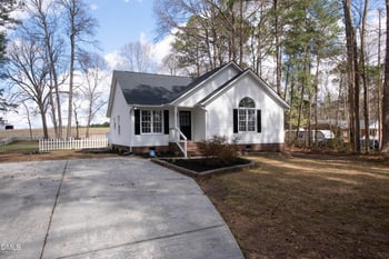 91 Violet Ln, Coats, NC 27521